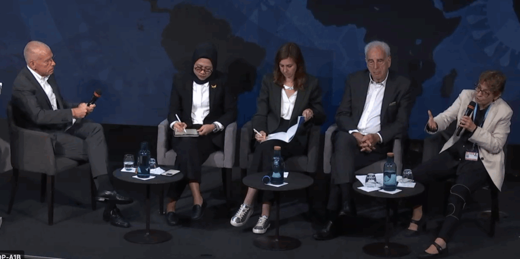 Swedish global health expert Anders Nordström (left) moderates a panel with Diah Saminarsih, Eloise Todd, Michel Kazatchkine and Mariangelo Simao. 