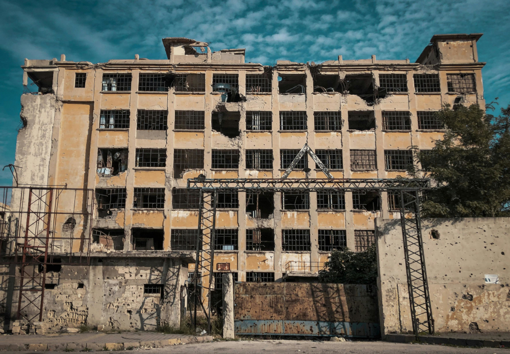 According to critics, the rehabilitation report must adhere to the complex realities of crisis and war-torn regions.