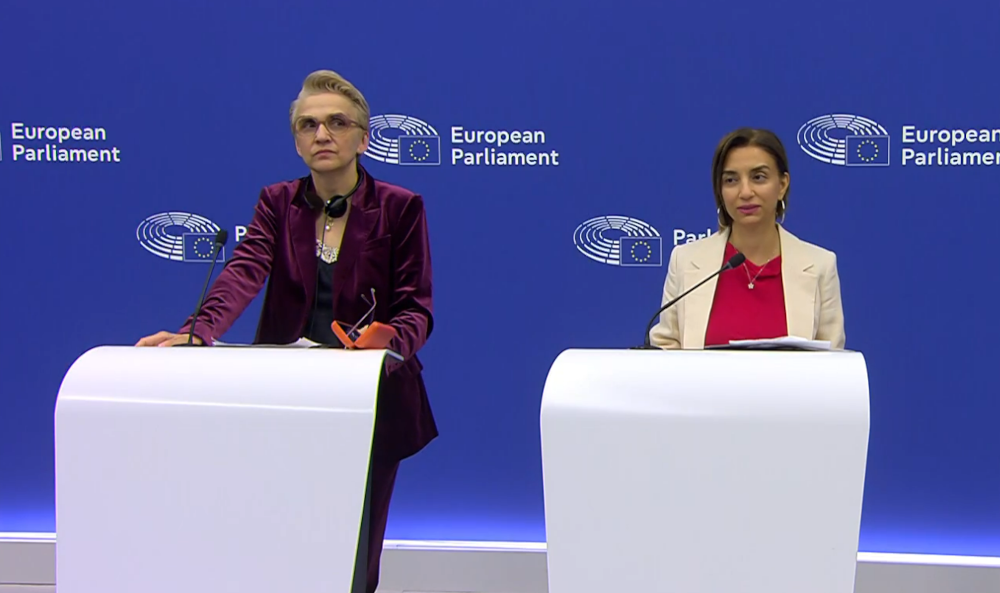 Joanna Scheuring-Wielgus and Evin Incir present the parliament's demand for a rape law based on an 'only yes means yes' principle.